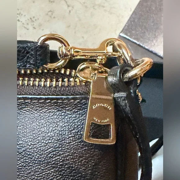 Coach Signature Crossbody bag Brown/Black - Picture 13 of 17